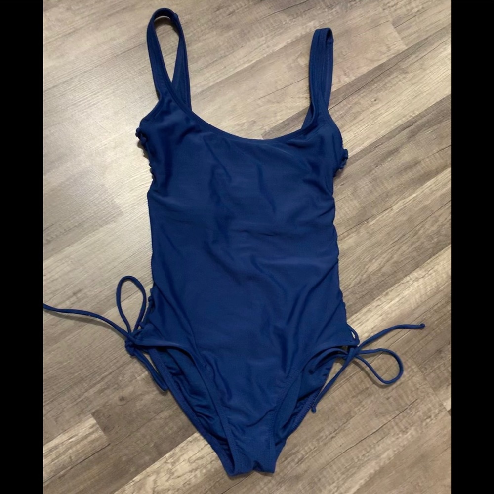 Swim suit